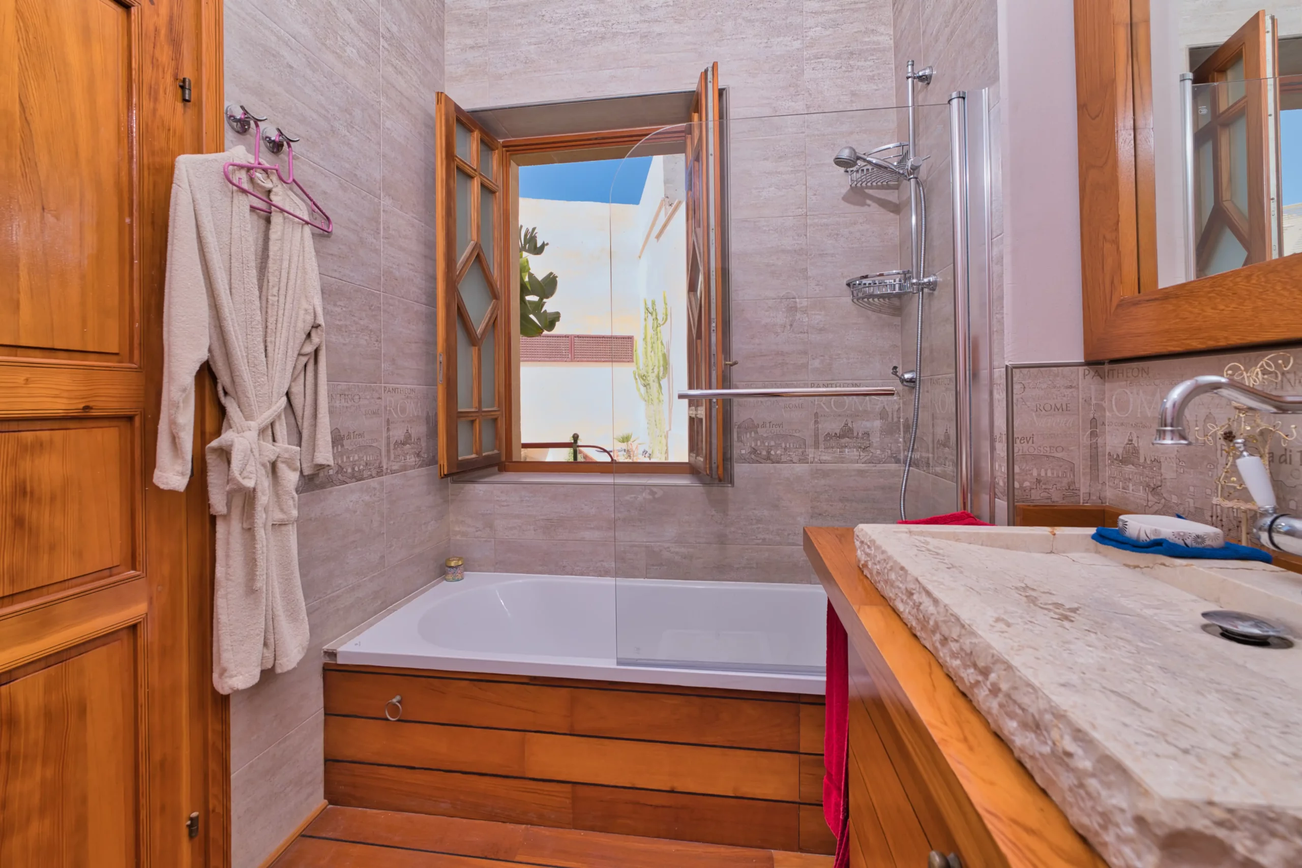 Séjour Riad Audeline Essaouira Maroc chambre voyage baignoire